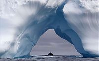 World & Travel: iceberg