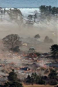 World & Travel: 2011 Sendai earthquake and tsunami, Tōhoku region, Pacific Ocean