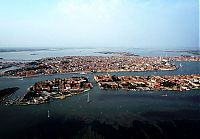 World & Travel: Bird's-eye view of Venice, Italy