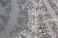 World & Travel: 2011 Red River Flood, North Dakota, Minnesota, United States