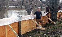 World & Travel: 2011 Red River Flood, North Dakota, Minnesota, United States