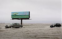 World & Travel: 2011 Red River Flood, North Dakota, Minnesota, United States