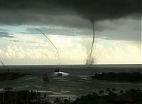 World & Travel: hawaiian tornadoes