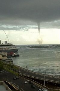 World & Travel: hawaiian tornadoes