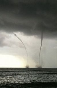 World & Travel: hawaiian tornadoes