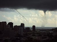 World & Travel: hawaiian tornadoes