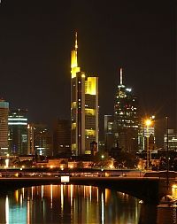 World & Travel: city at night