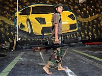 World & Travel: Rebels inside Muammar Muhammad al-Gaddafi villas, Libya