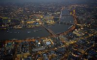 World & Travel: Bird's-eye view of London at night, United Kingdom