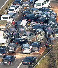 World & Travel: 52-vehicle pile-up on a highway A31, Emsland Autobahn, Germany