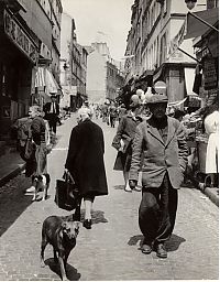 World & Travel: History: Paris in 1940-50s, France by Robert Doisneau