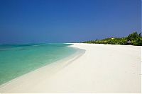 World & Travel: Kanuhuraa Resort Hotel, Kaafu Atoll, Maldives