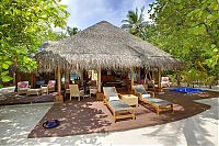 World & Travel: Kanuhuraa Resort Hotel, Kaafu Atoll, Maldives