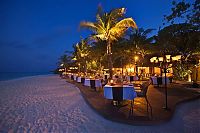 World & Travel: Kanuhuraa Resort Hotel, Kaafu Atoll, Maldives