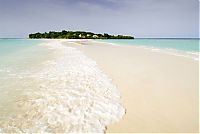 World & Travel: Banyan Tree Madivaru, North Ari Atoll, Maldives