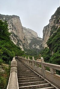 World & Travel: Hua shan hiking trail, Huayin, Shaanxi province, China