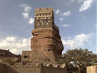 World & Travel: The residence of Imam Yahya, Dar al-Hajar Stone House, Wadi Dhar, Sana, Yemen