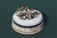 World & Travel: Spitbank Fort Clarenco Hotel, Solent, Portsmouth, England