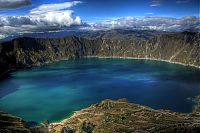 World & Travel: volcanic crater lake