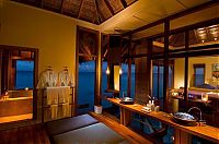 World & Travel: Conrad Maldives Rangali Island Resort, Rangali, Alif Dhaal Atoll, Maldives