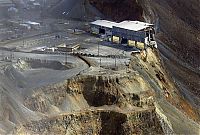 World & Travel: Massive landslide in Kennecott Copper Bingham Canyon Mine, Oquirrh Mountains, Salt Lake City, Utah, United States