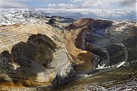 World & Travel: Massive landslide in Kennecott Copper Bingham Canyon Mine, Oquirrh Mountains, Salt Lake City, Utah, United States