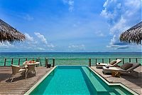 World & Travel: Dusit Thani Maldives hotel, Baa Atoll, Maldives