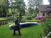 World & Travel: Giethoorn village, Overijssel, Steenwijkerland, Netherlands