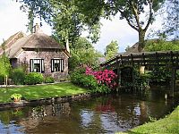 World & Travel: Giethoorn village, Overijssel, Steenwijkerland, Netherlands