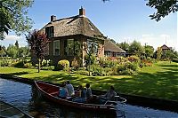 World & Travel: Giethoorn village, Overijssel, Steenwijkerland, Netherlands