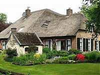 World & Travel: Giethoorn village, Overijssel, Steenwijkerland, Netherlands