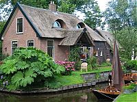 World & Travel: Giethoorn village, Overijssel, Steenwijkerland, Netherlands