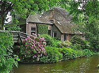 World & Travel: Giethoorn village, Overijssel, Steenwijkerland, Netherlands