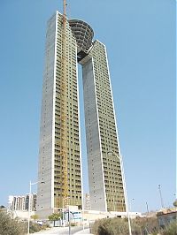 World & Travel: Residencial In Tempo skyscraper building, Benidorm, Spain