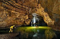 World & Travel: Er Wang Dong cave, Wulong Karst, Wulong County, Chongqing Municipality, China