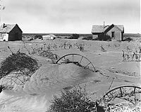World & Travel: History: Dust Bowl, Dirty Thirties, 1930s, Great Plains, American and Canadian prairies