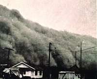 World & Travel: History: Dust Bowl, Dirty Thirties, 1930s, Great Plains, American and Canadian prairies