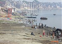 World & Travel: Pollution of the Ganges, Ganges river, India