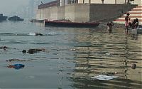 World & Travel: Pollution of the Ganges, Ganges river, India