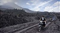 World & Travel: Mount Sinabung, January 2014 eruption, Karo Regency, North Sumatra, Indonesia