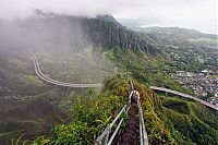 World & Travel: Stairway to Heaven, Haʻikū Stairs, Oʻahu, Hawaiian Islands, United States