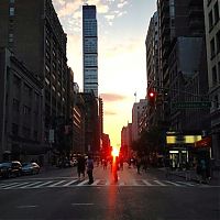 World & Travel: Manhattanhenge, Manhattan Solstice, New York City, United States