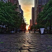 World & Travel: Manhattanhenge, Manhattan Solstice, New York City, United States