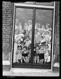 World & Travel: History: The Great Depression by Dorothea Lange, 1939-1943, United States