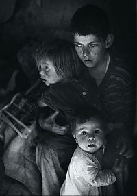 World & Travel: History: The Great Depression by Dorothea Lange, 1939-1943, United States