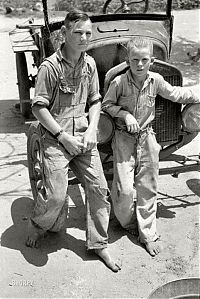 World & Travel: History: The Great Depression by Dorothea Lange, 1939-1943, United States