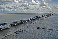 Trek.Today search results: Le Passage de Gois ou Gôa, Île de Noirmoutier, Beauvoir-sur-Mer, Vendée, Pays de la Loire, France, Atlantic Ocean