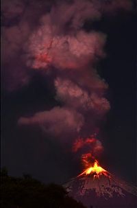 Trek.Today search results: Villarrica Rucapillán volcano eruption, Araucania Region, Andes, Chile