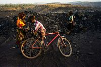 World & Travel: Coal field fire, Jharia, Dhanbad, Jharkhand, India