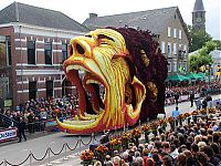 World & Travel: Bloemencorso, Flower Parade Pageant, Netherlands